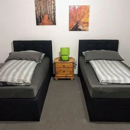 Messezimmer 4 U 2 Apartment Dusseldorf
