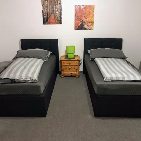 Messezimmer 4 U 2 * Düsseldorf