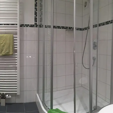 Messezimmer 4 U 2 * Düsseldorf